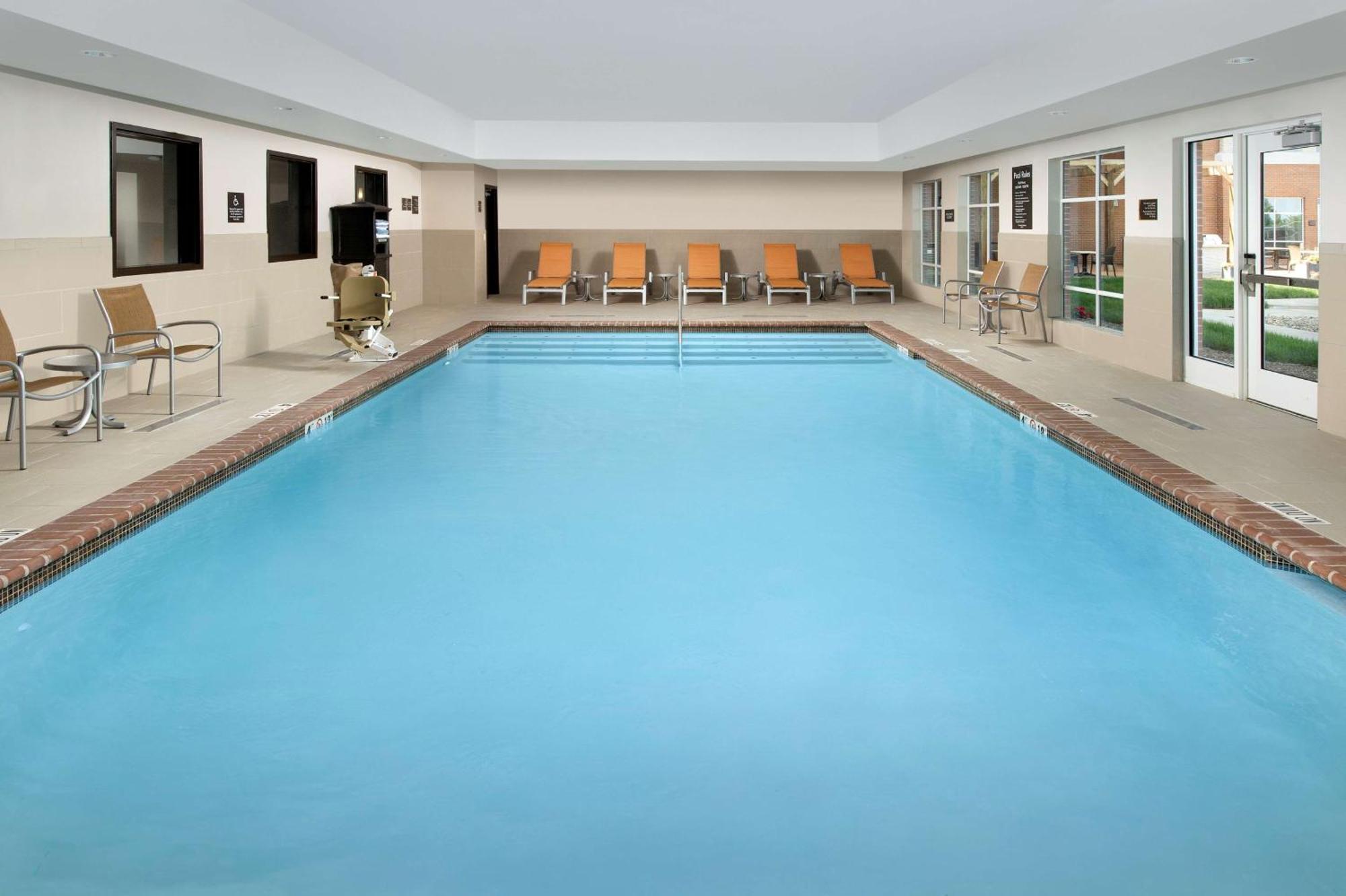 Homewood Suites By Hilton Kansas City Speedway Bagian luar foto