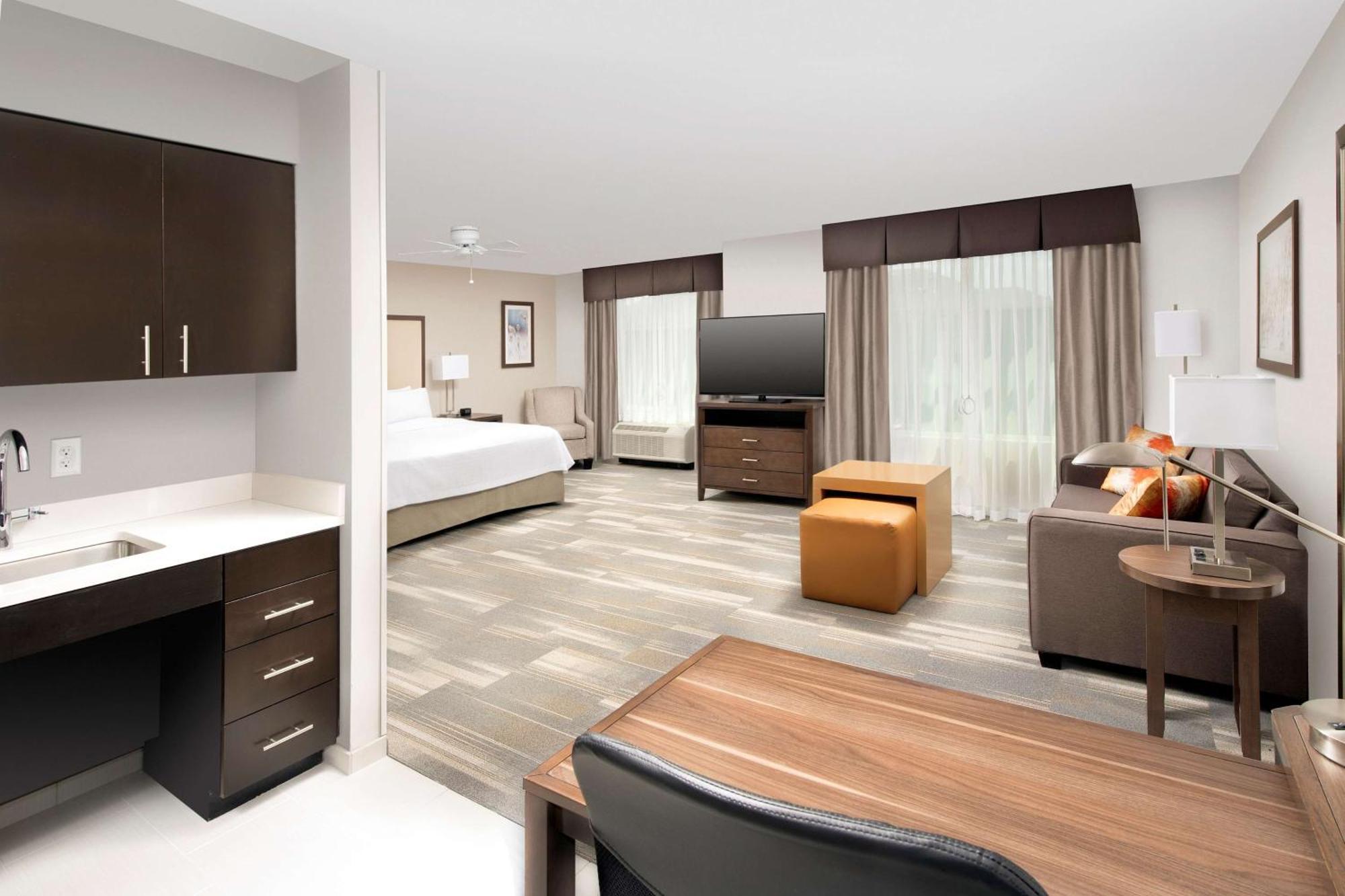Homewood Suites By Hilton Kansas City Speedway Bagian luar foto