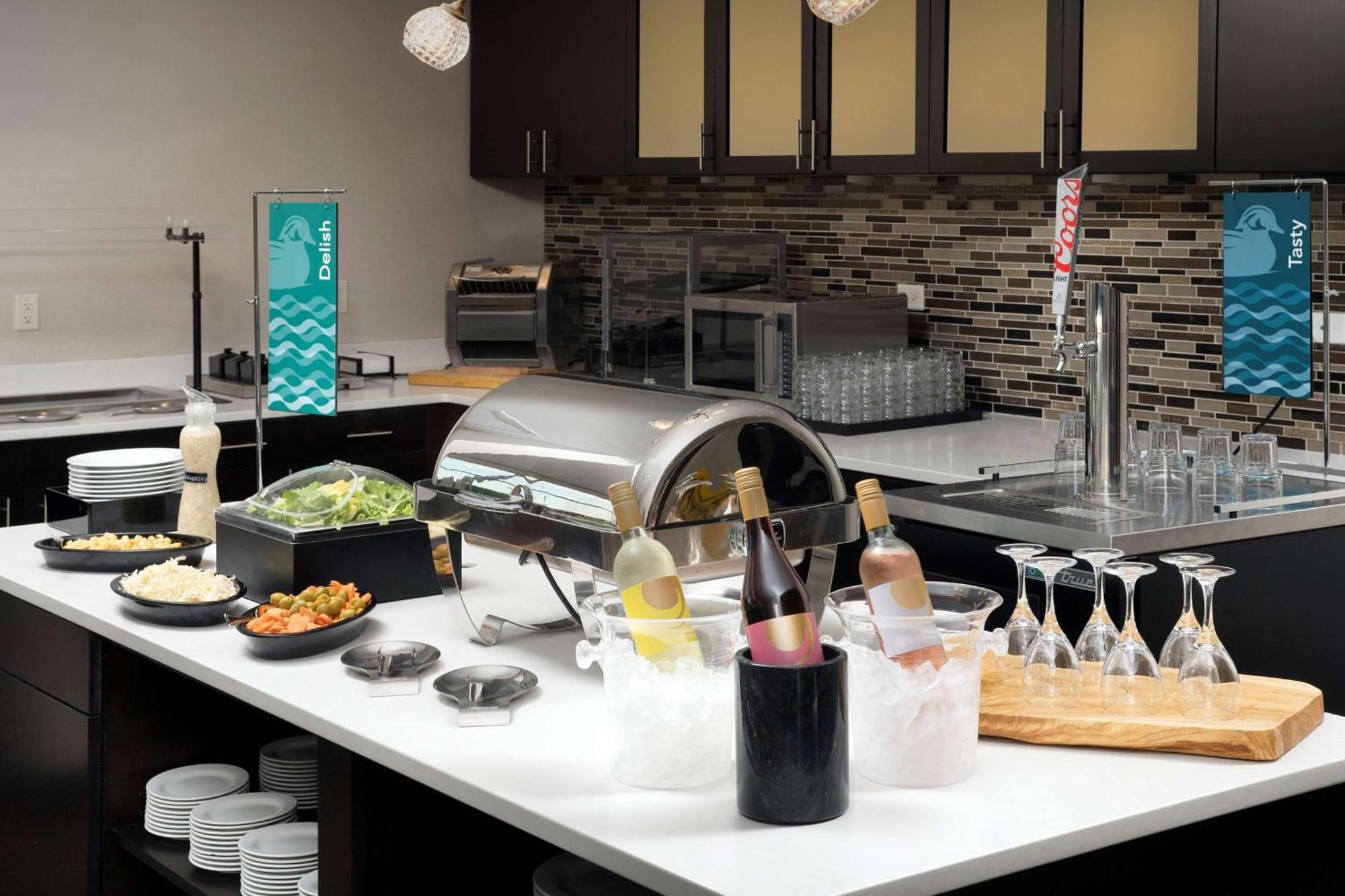 Homewood Suites By Hilton Kansas City Speedway Bagian luar foto