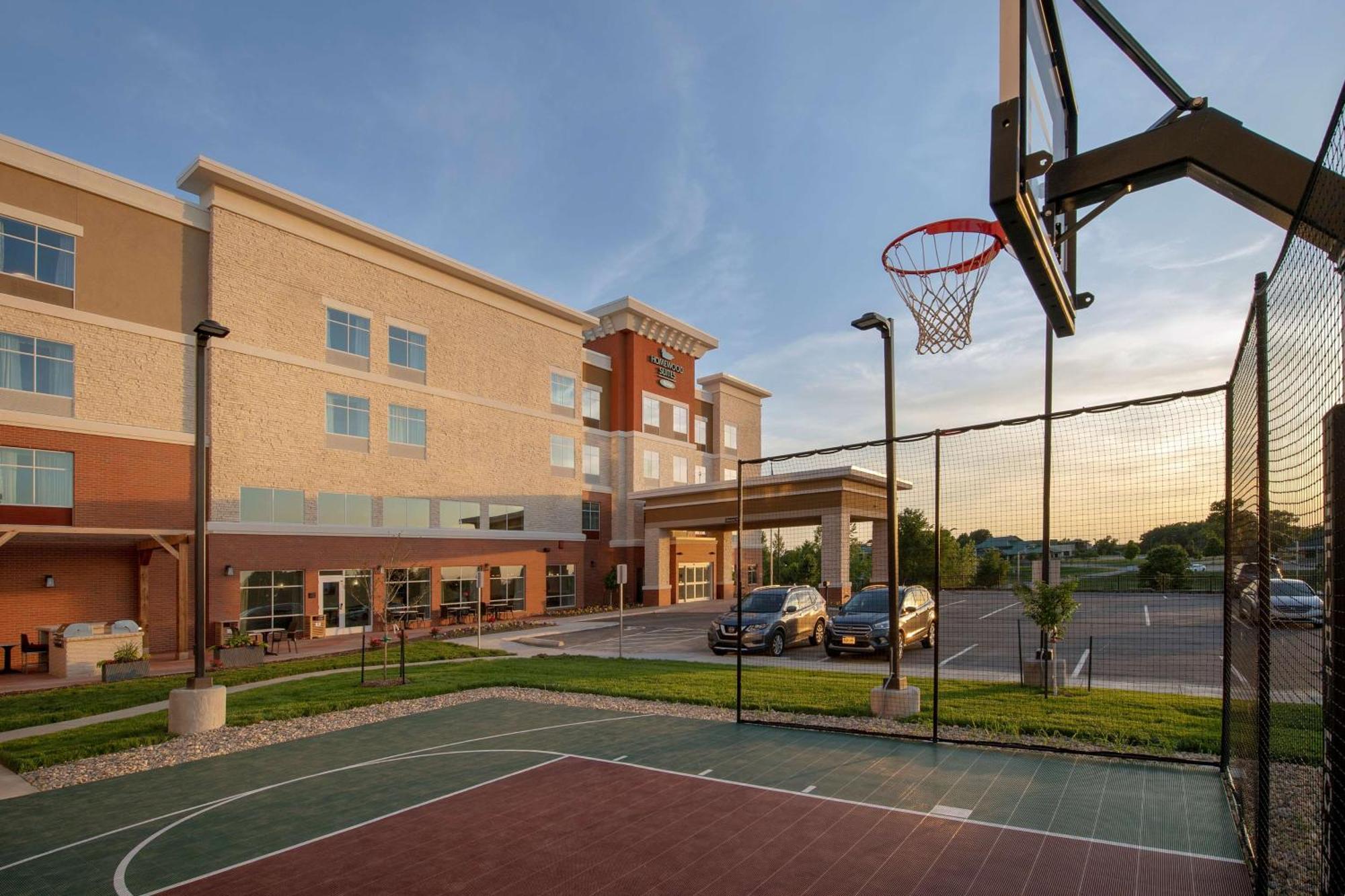 Homewood Suites By Hilton Kansas City Speedway Bagian luar foto