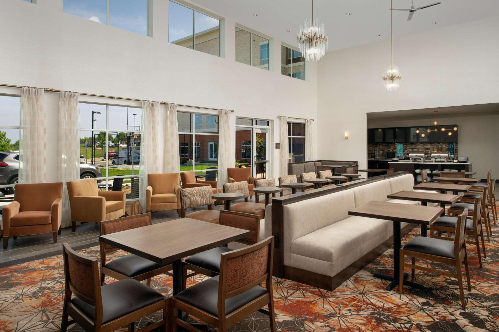 Homewood Suites By Hilton Kansas City Speedway Bagian luar foto