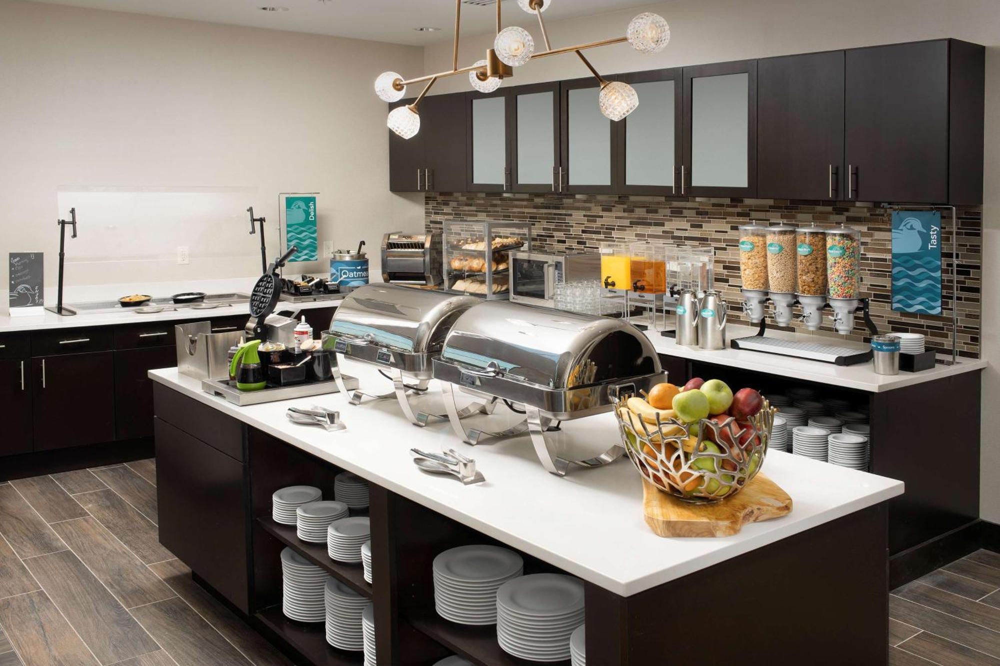 Homewood Suites By Hilton Kansas City Speedway Bagian luar foto