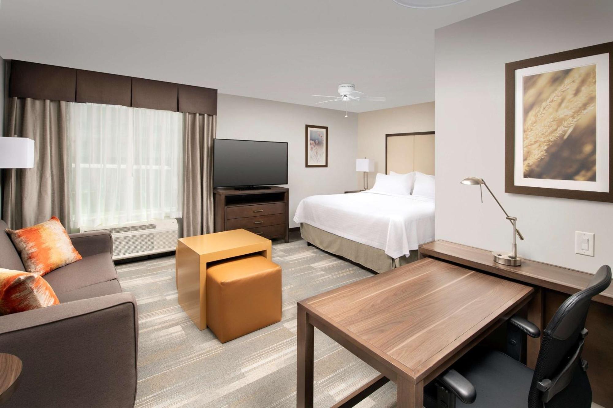 Homewood Suites By Hilton Kansas City Speedway Bagian luar foto