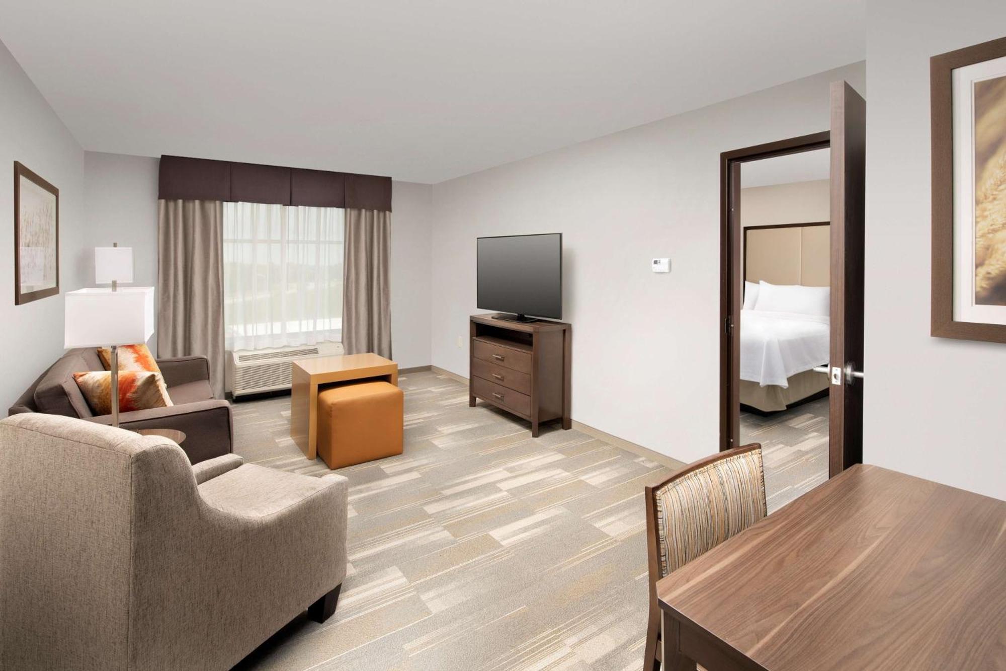 Homewood Suites By Hilton Kansas City Speedway Bagian luar foto