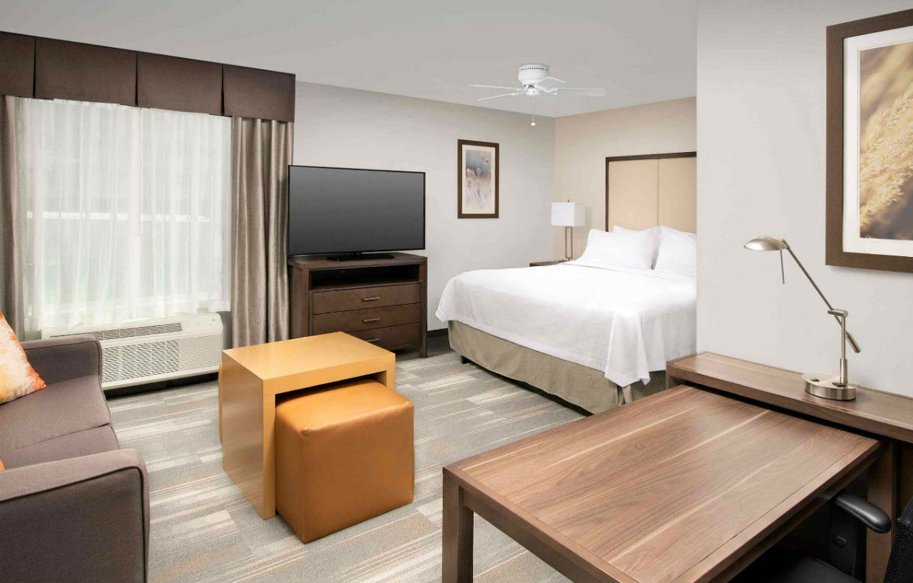 Homewood Suites By Hilton Kansas City Speedway Bagian luar foto