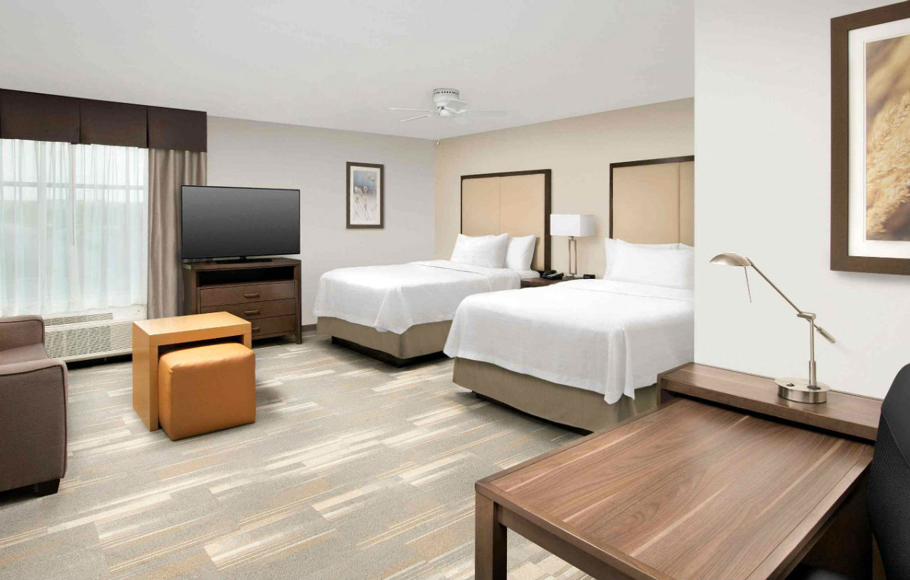 Homewood Suites By Hilton Kansas City Speedway Bagian luar foto